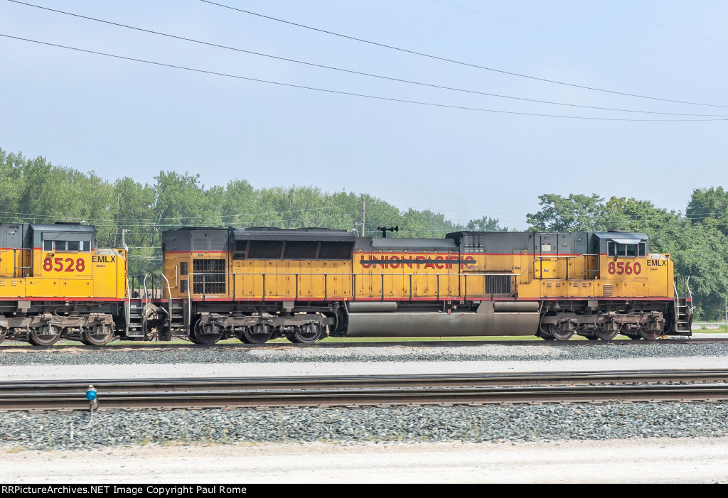 EMLX 8560, EMD SD90MAC-H2 on the KCS 